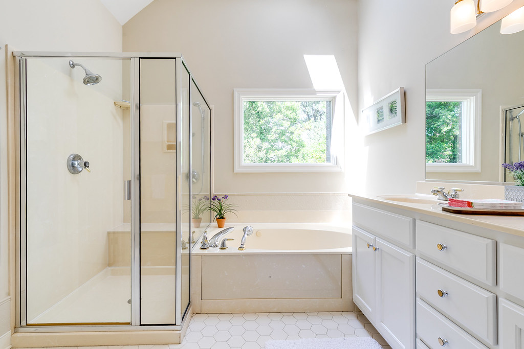 6047 Renwick Dr53 Mindie Ballard Flickr