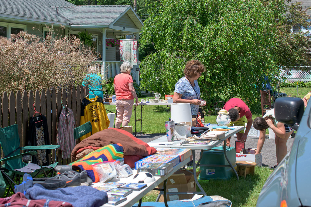 Yard Sale_20220604_115156_DSC_620778 Saturday 060422 … Flickr