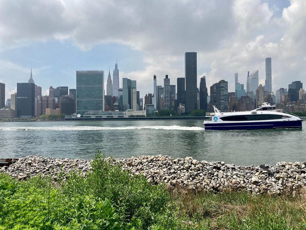 East River Ferry This picture, facing Midtown Manhattan, w… Flickr