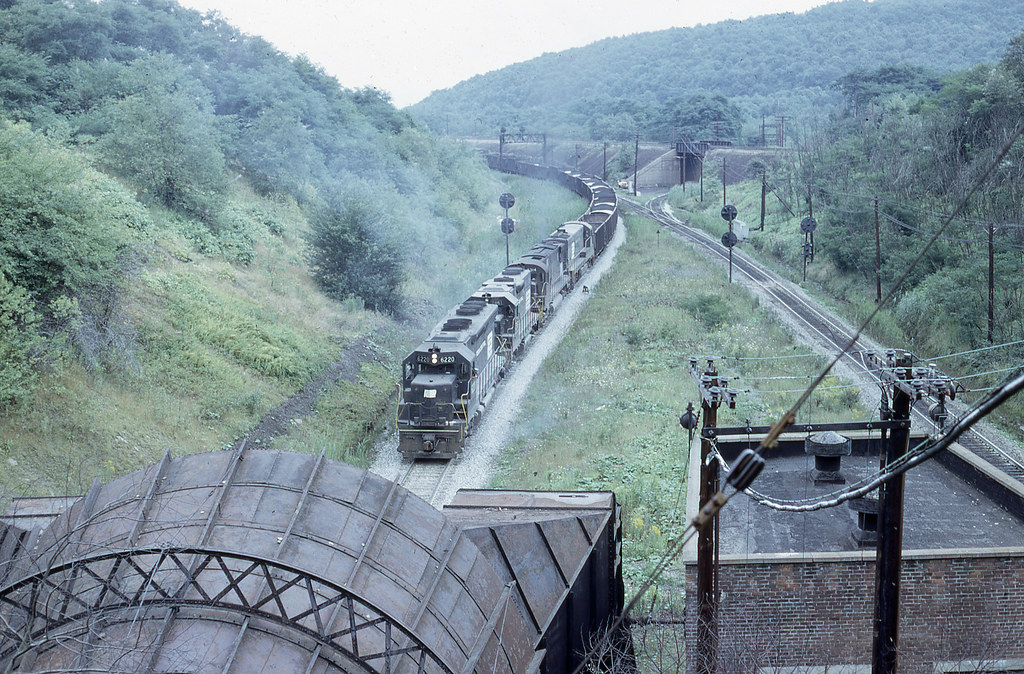 PC 6220; Gallitzin, PA; April 1971 What a scene! A westbou… Flickr