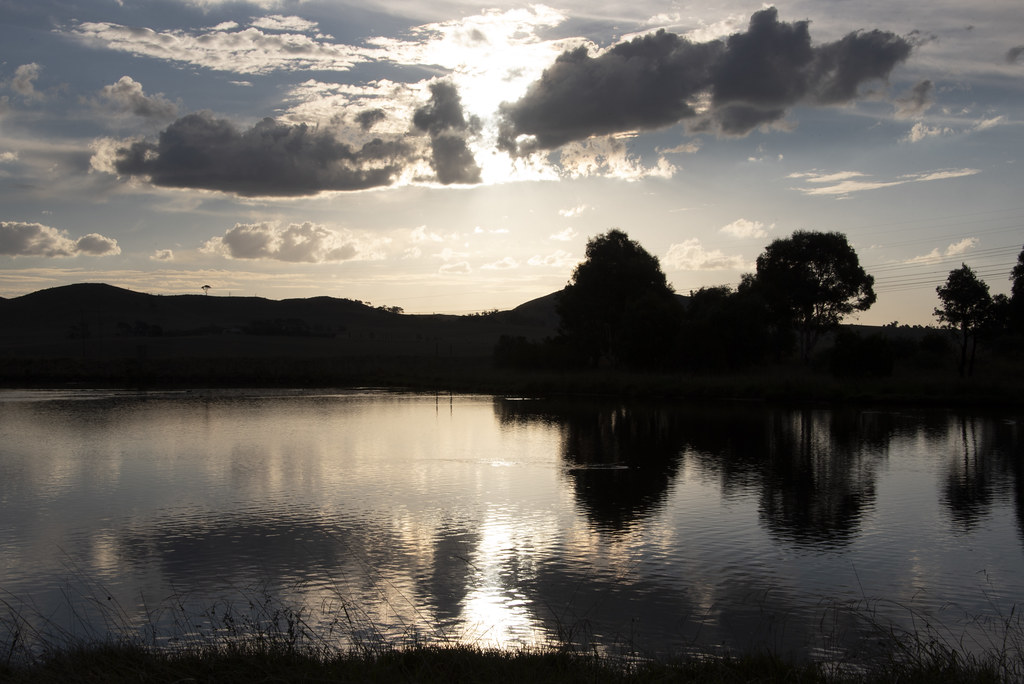 Dunlop Reflections at sunset in the Canberra suburb of Dun… Flickr