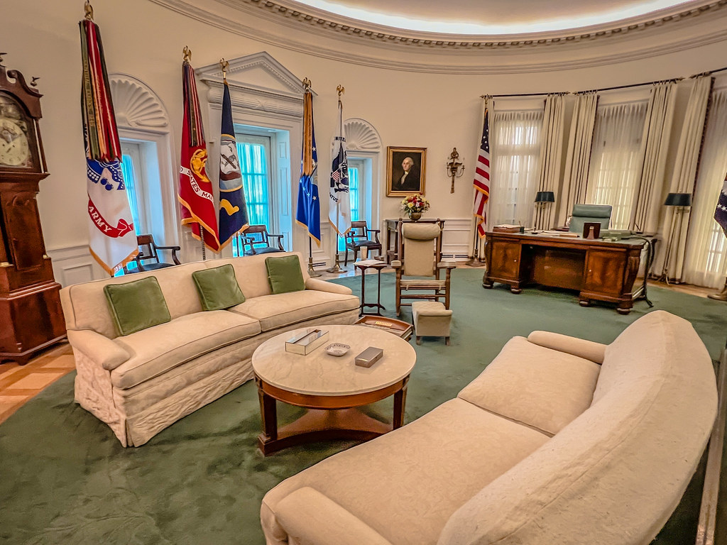 President Johnson's Oval Office at LBJ Presidential Librar… Flickr