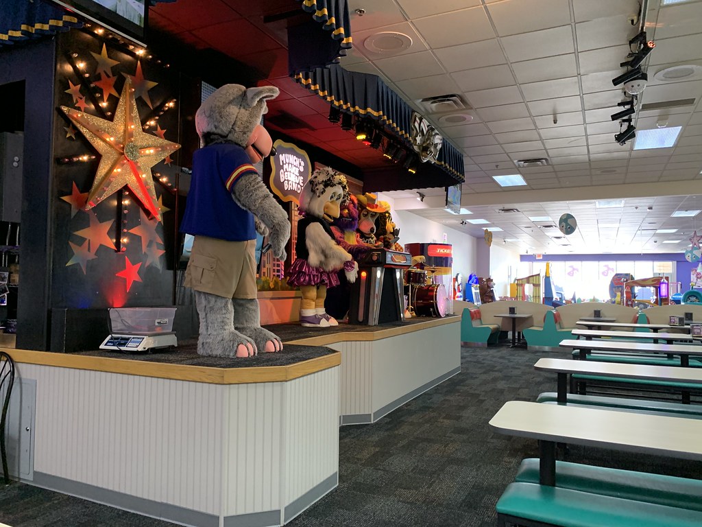 Chuck E. Cheese's interior Chuck E. Cheese's 536 (14,208 … Flickr