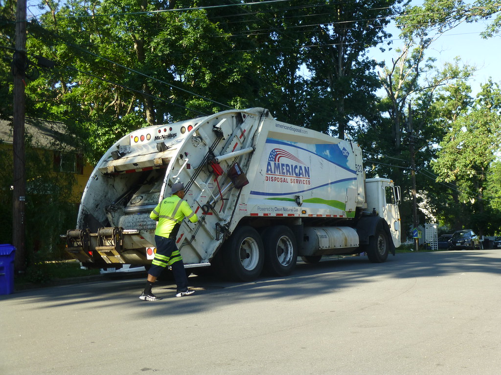 American Disposal Truck 523 Collecting Recycling. Thanks t… Flickr