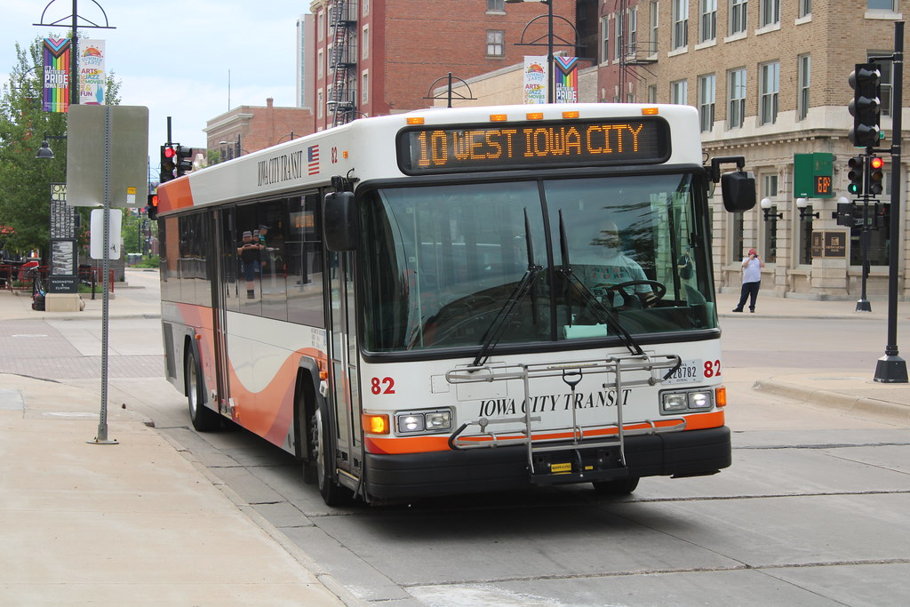Iowa City Transit 82 Iowa City Transit 82 2018 Gillig Low… Flickr