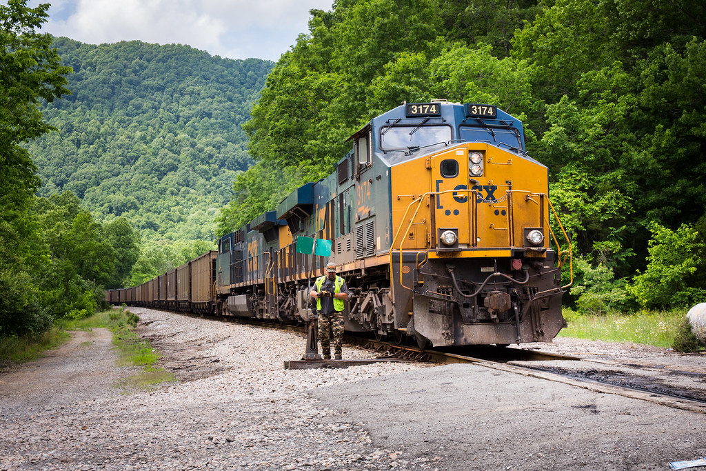 Hagans Switchback C871's pushers roll into the lower porti… Flickr