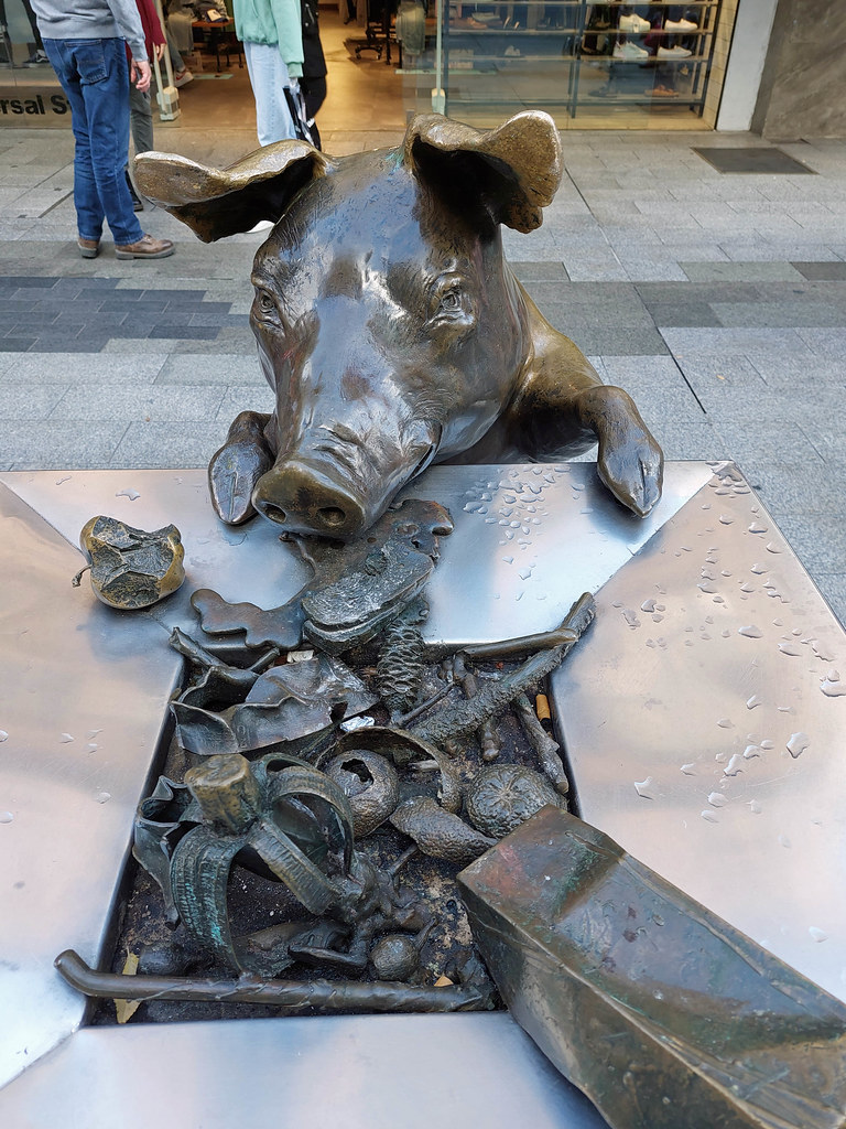 20220517_140815 pig sculpture in The Mall Adelaide City Ce… Flickr
