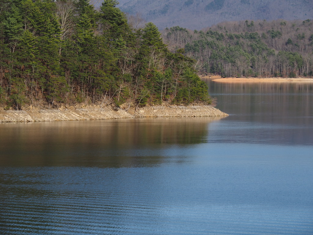 South Holston Lake, Bristol,TN D. Henard Flickr