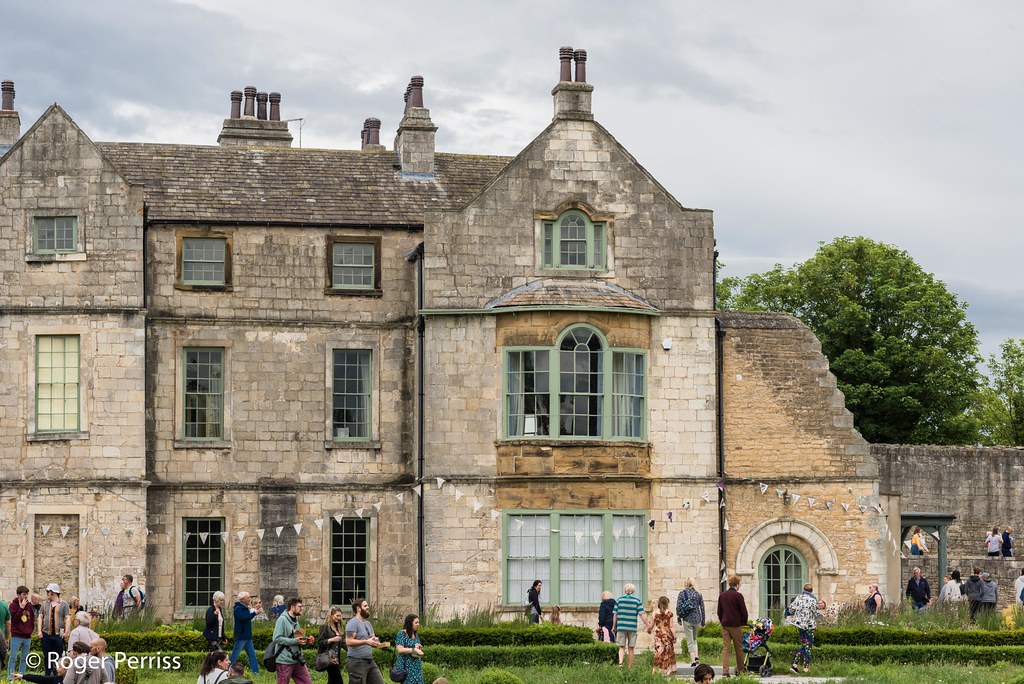 TICKHILL CASTLE_RAP_5398_LR This house is C14 and occupied… Flickr