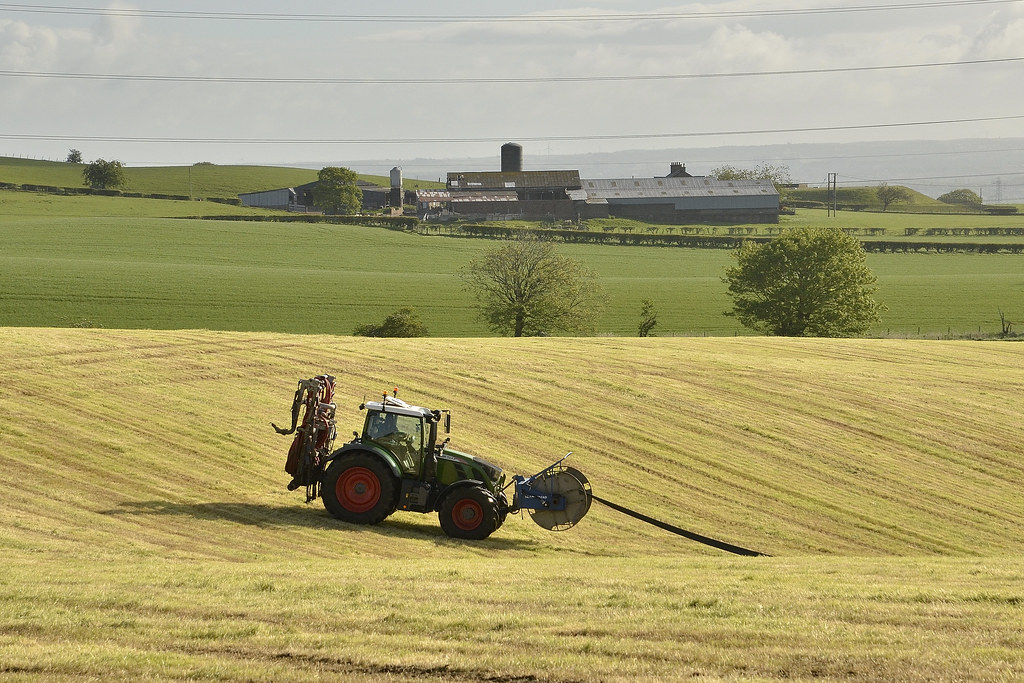 Muck Spraying Lettrickhills Farm and Dechmont Farm Flickr
