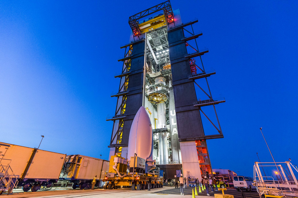 Spacecraft Mate Atlas V USSF12 The United States Space F… Flickr