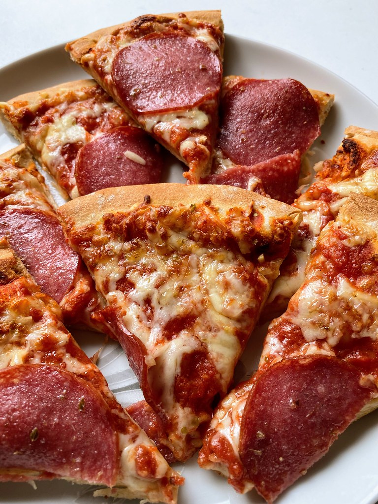 TK Pizza Salami Rainer Beeken Flickr