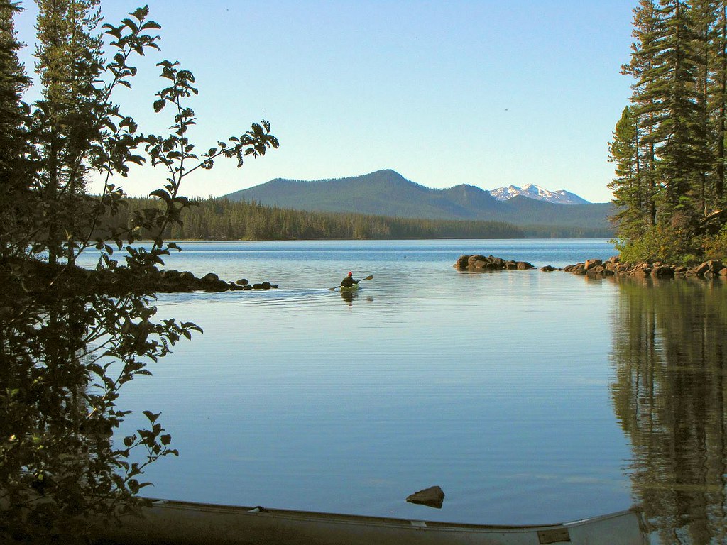 Waldo Lake, Oregon Only nonmotorized boats are allowed on… Flickr