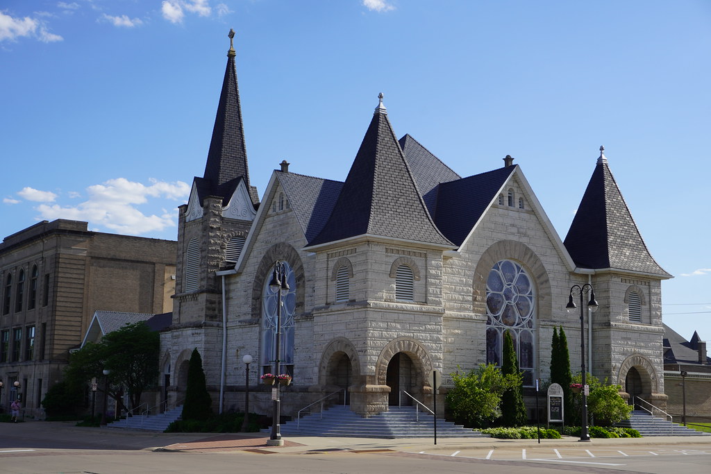Grinnell Catholic Church at James Belcher blog