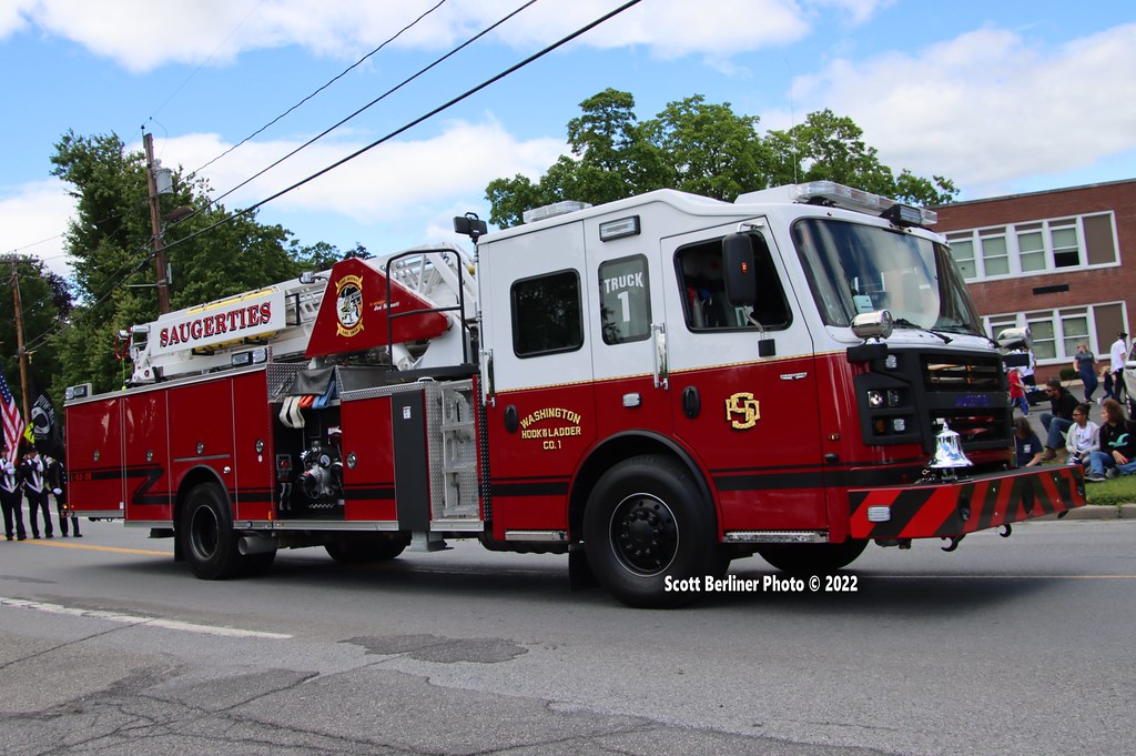 SAUGERTIES, NY FIRE DEPARTMENT LADDER 5320 Scott Berliner Flickr