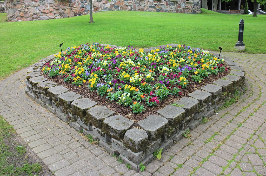 Heart Shaped Flower Bed, Boldt Castle, Heart Island, Alexa… Flickr