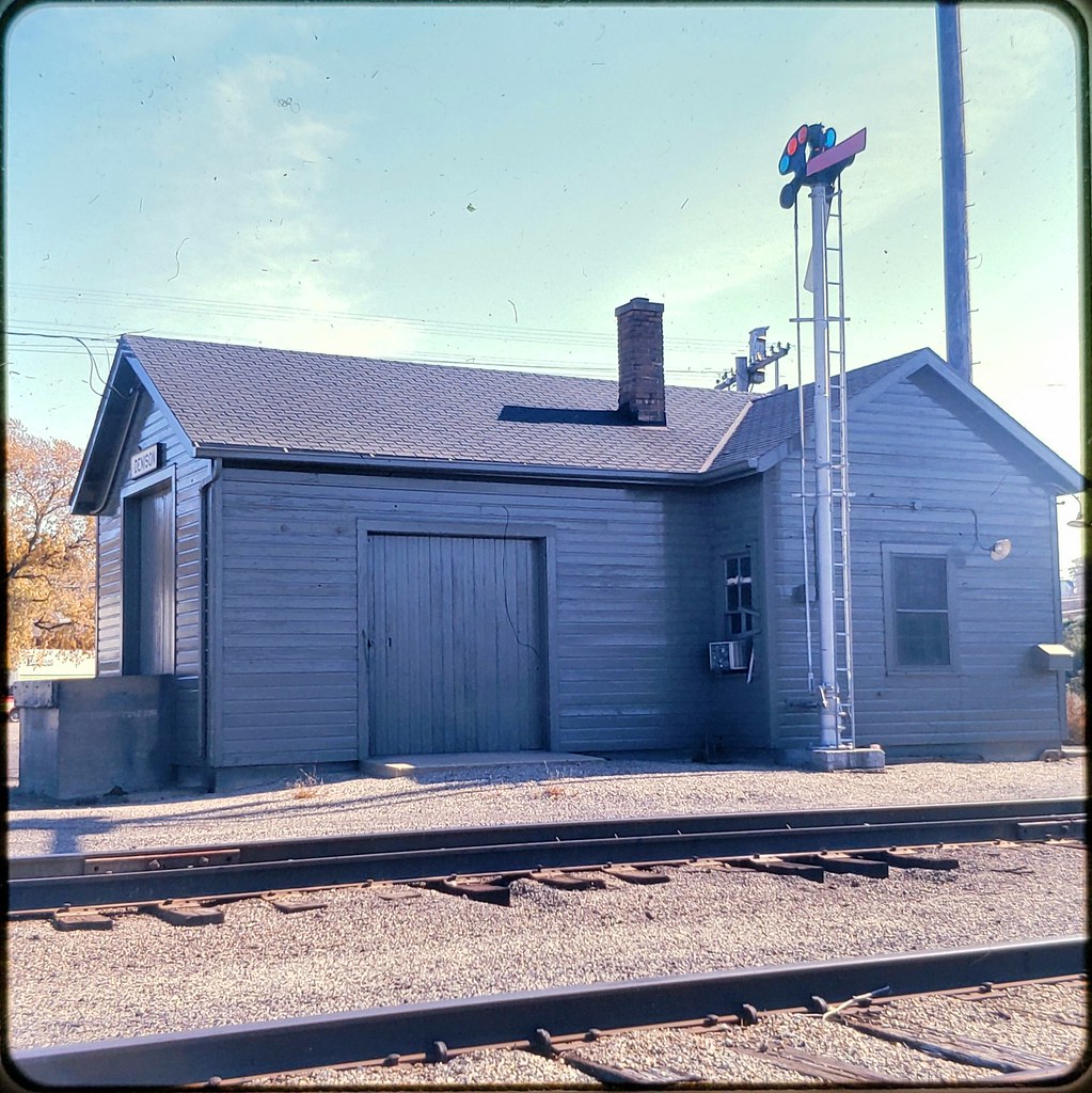 Oct 1974 Denison, Iowa Illinois Central depot in Denison, … Flickr