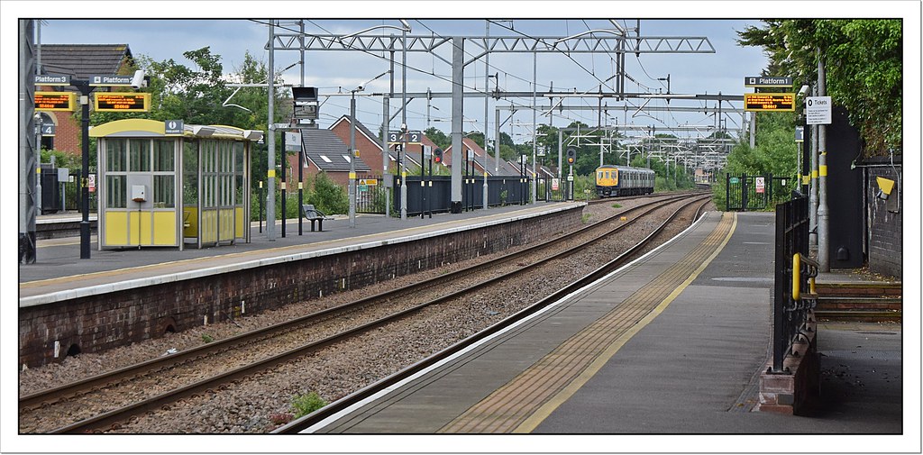 319369 Roby 1N82 1835 Liverpool Lime Street to Blackpool … Flickr