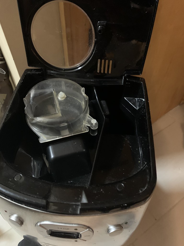 Cuisinart Automatic Coffee maker ① 30 30 Yuri Sasamoto Flickr