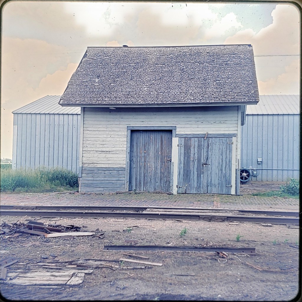 June 1974 Lohrville, Iowa CNW tool shed in Lohrville, loca… Flickr