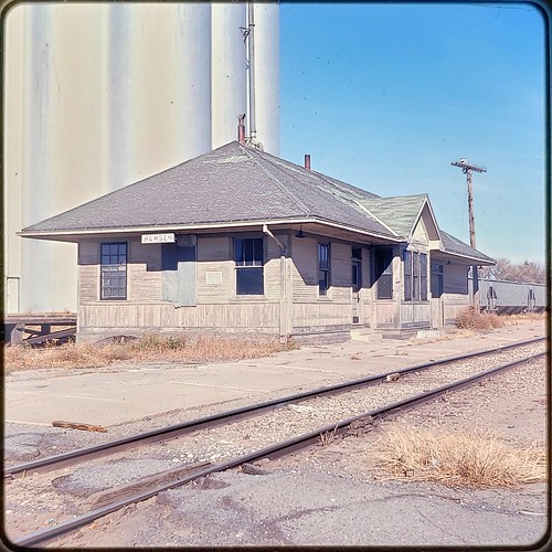 Oct 1974 Remsen, Iowa Illinois Central depot in Remsen, lo… Flickr