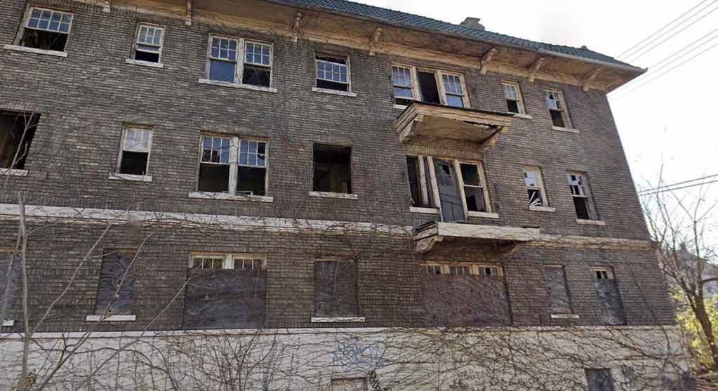 The strange ghost streets you can walk in the city of East Cleveland