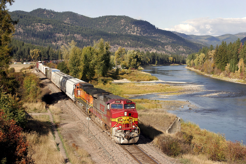 20061007 1604 BNSF 4716 St Regis, MT The 4700 series C44… Flickr