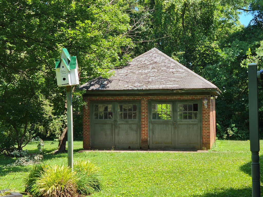 hidden house along Rt. 221 in Lynchburg Kipp Teague Flickr