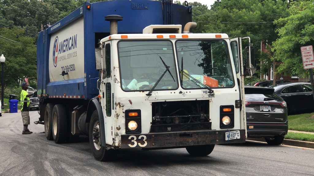 American Disposal Truck 33 Collecting Yard Waste. Thanks t… Flickr