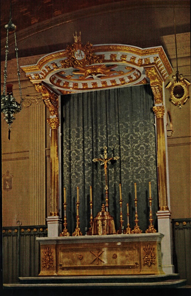 Our Lady Queen of Peace Catholic Church altar in 1952 Arli… Flickr