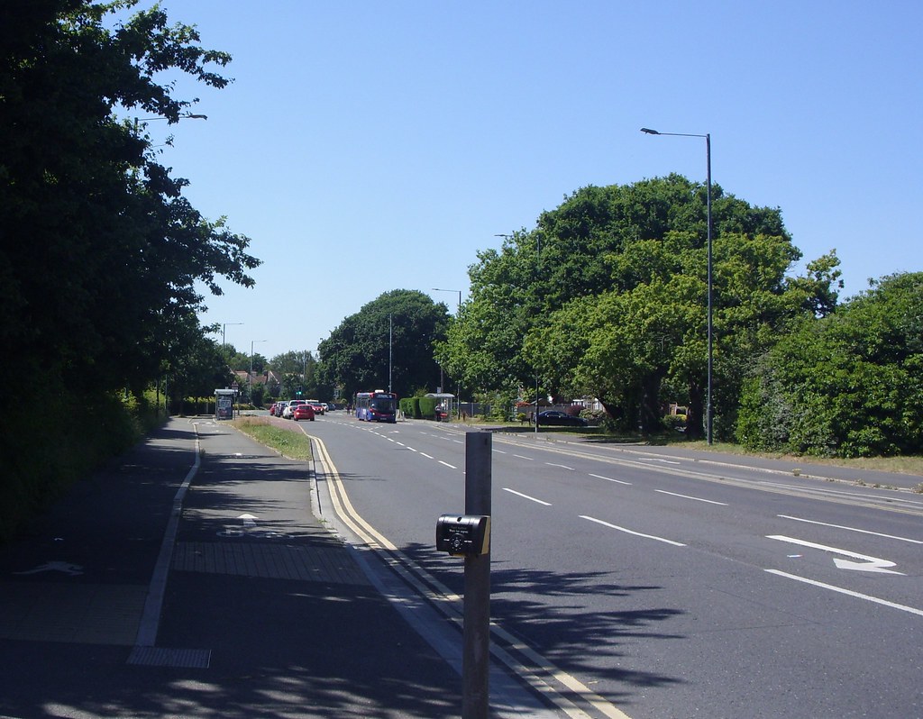 Castle Lane, Bournemouth Just past the East Way turning, l… Flickr