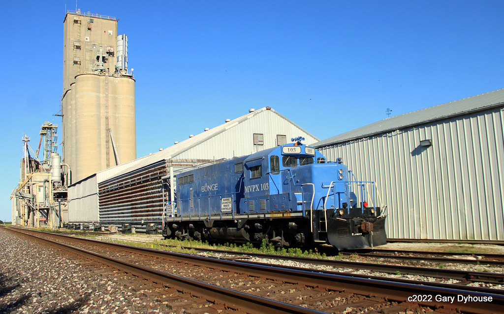 MVPX 103 A GP 16 owned by the grain elevator in Sidney IL … Flickr