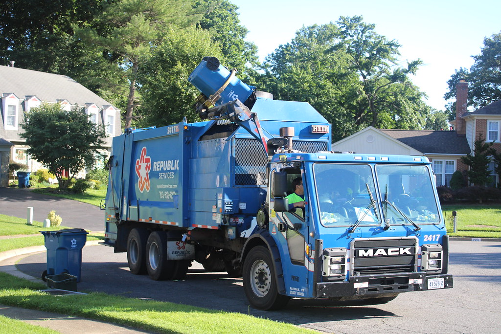 Republic Services truck 2417 Mack LR Heil Multipack Flickr