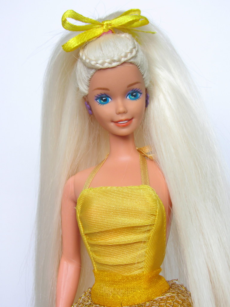 Foam 'N Color Barbie Yellow Dress 1995 (China) Sonnenschein World