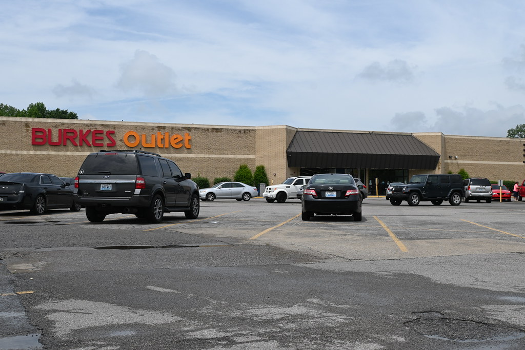 Burkes Outlet Parkway Plaza Mall Madisonville KY gameking3 Flickr