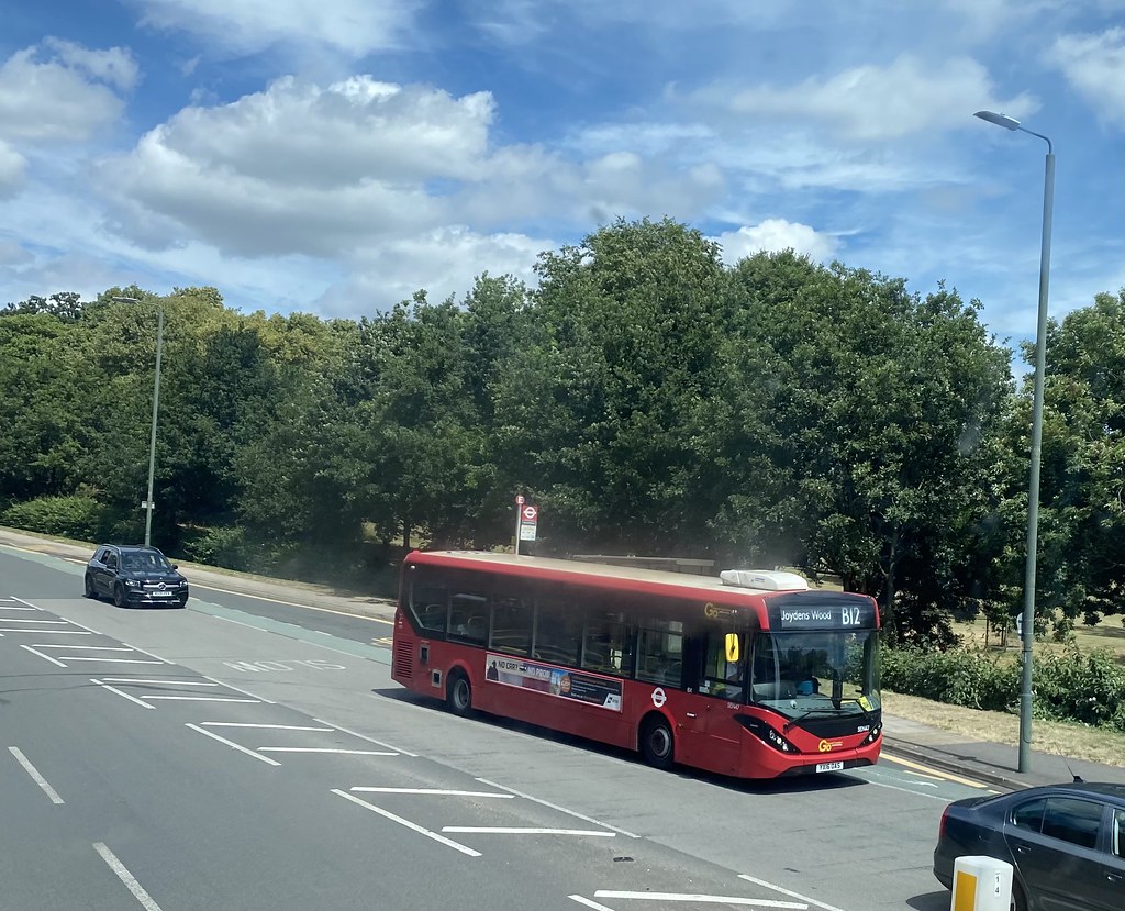 Go Ahead London Central (Bexleyheath) SEN47 in Gravel Hill… Flickr