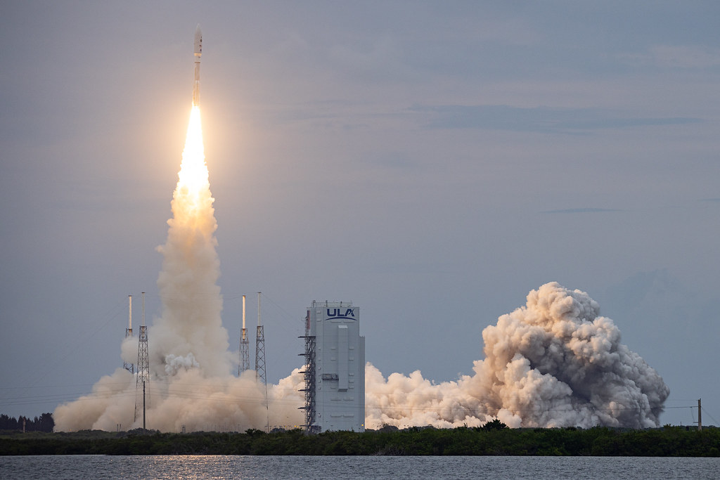 Liftoff! Atlas V USSF12 A United Launch Alliance (ULA) A… Flickr