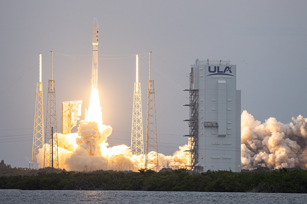 Liftoff! Atlas V USSF12 A United Launch Alliance (ULA) A… Flickr