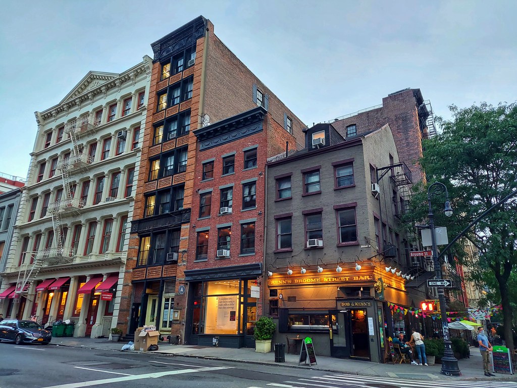 Apartments and/or business on Broome St in lower Manhatta… Flickr