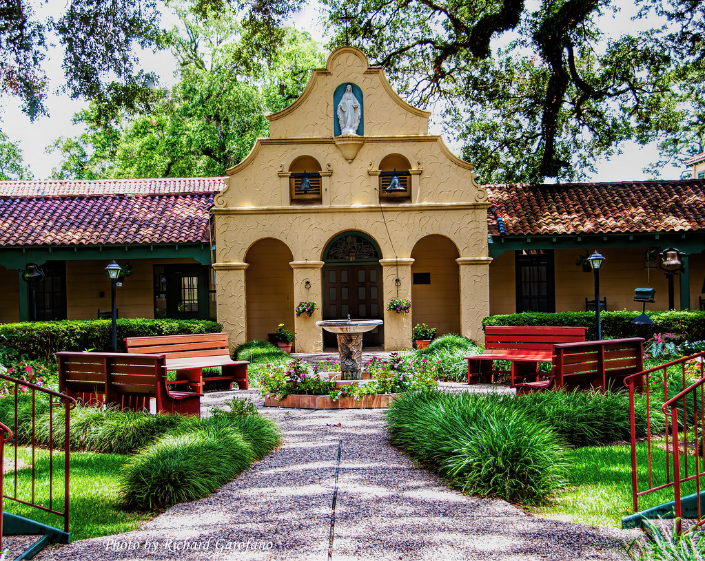 The retreat house at Grand Coteau, LA a photo on Flickriver