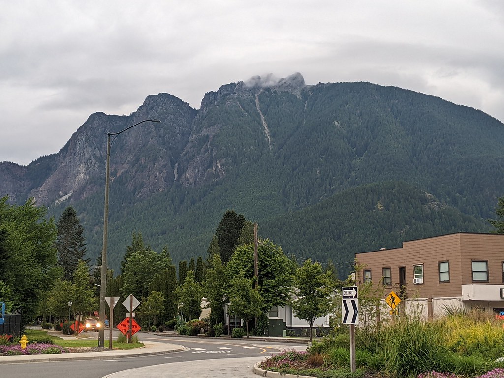 Next motel stop, North Bend, WA. Mount Si in the backgroun… Flickr