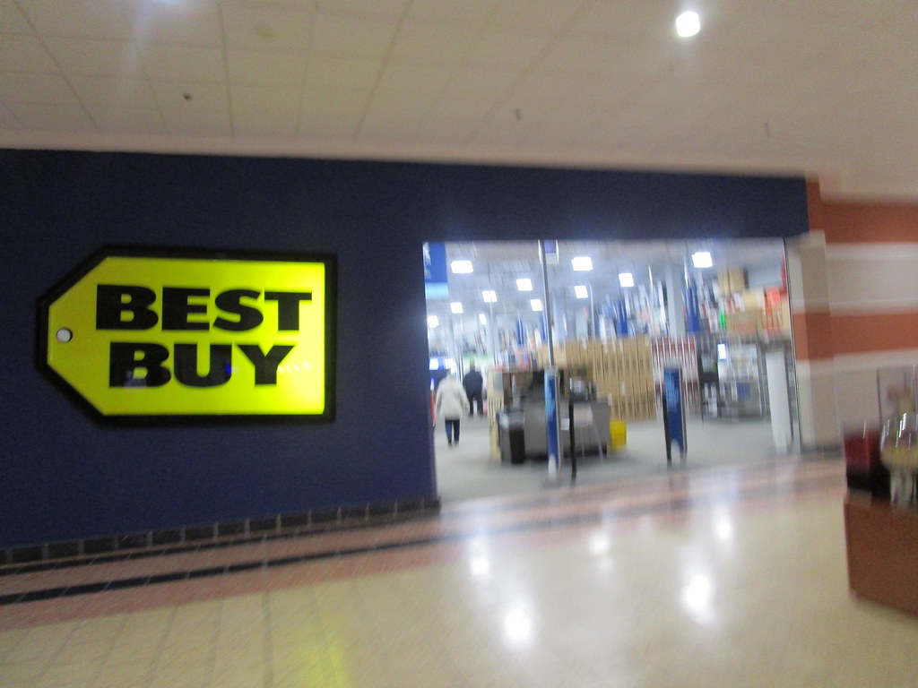 McKinley Mall Blasdell, NY. October 2021. … Flickr