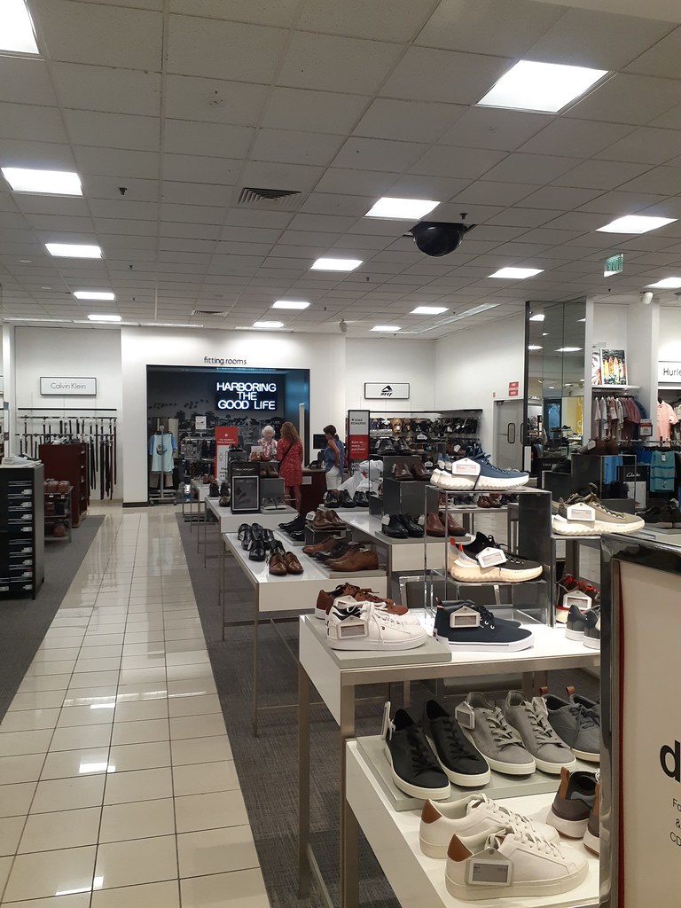 Harboring The Good Life Fitting Rooms at Macy's at Fashion… Flickr