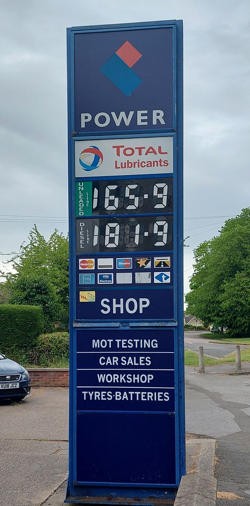 PowerJ.T Lord & Son, Boston Rd, Sleaford, Lincolnshire. Flickr