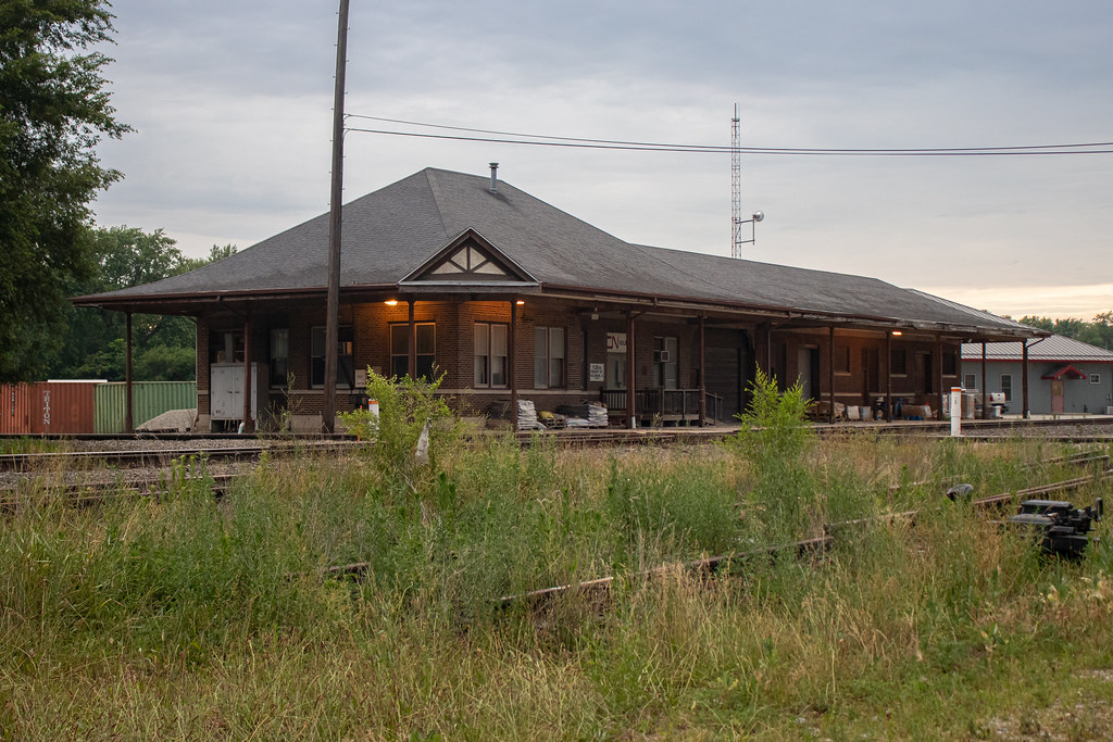 Gilman IL Illinois Central (IC) Depot GenericRailfan Flickr