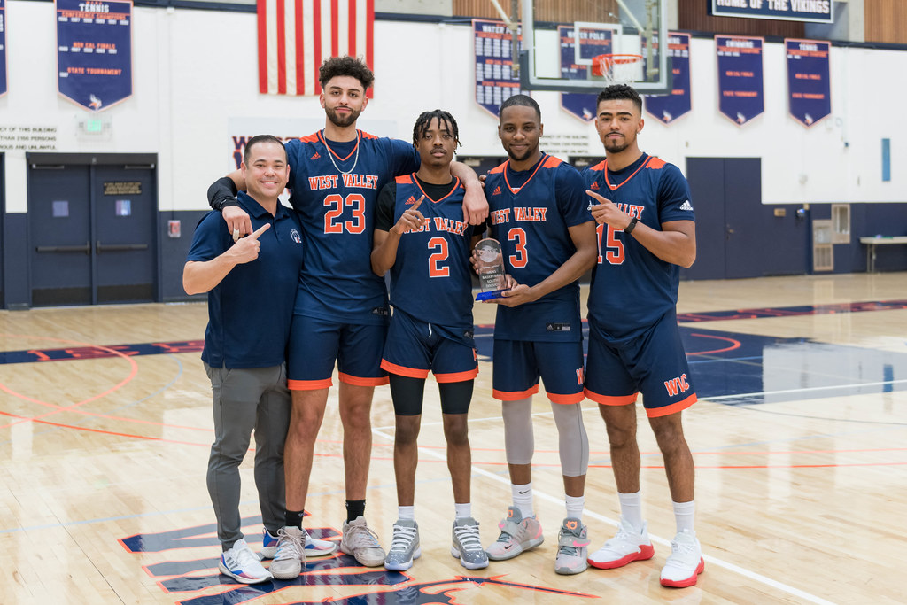 MBB Offical Team70.jpg West Valley College Athletics Flickr