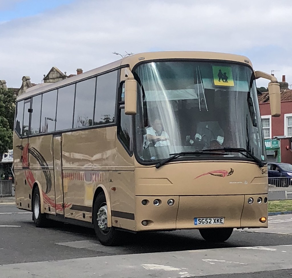 SG52XKE COACH TOURS & TRAVEL,WOLVERHAMPTON Josh Brown Flickr