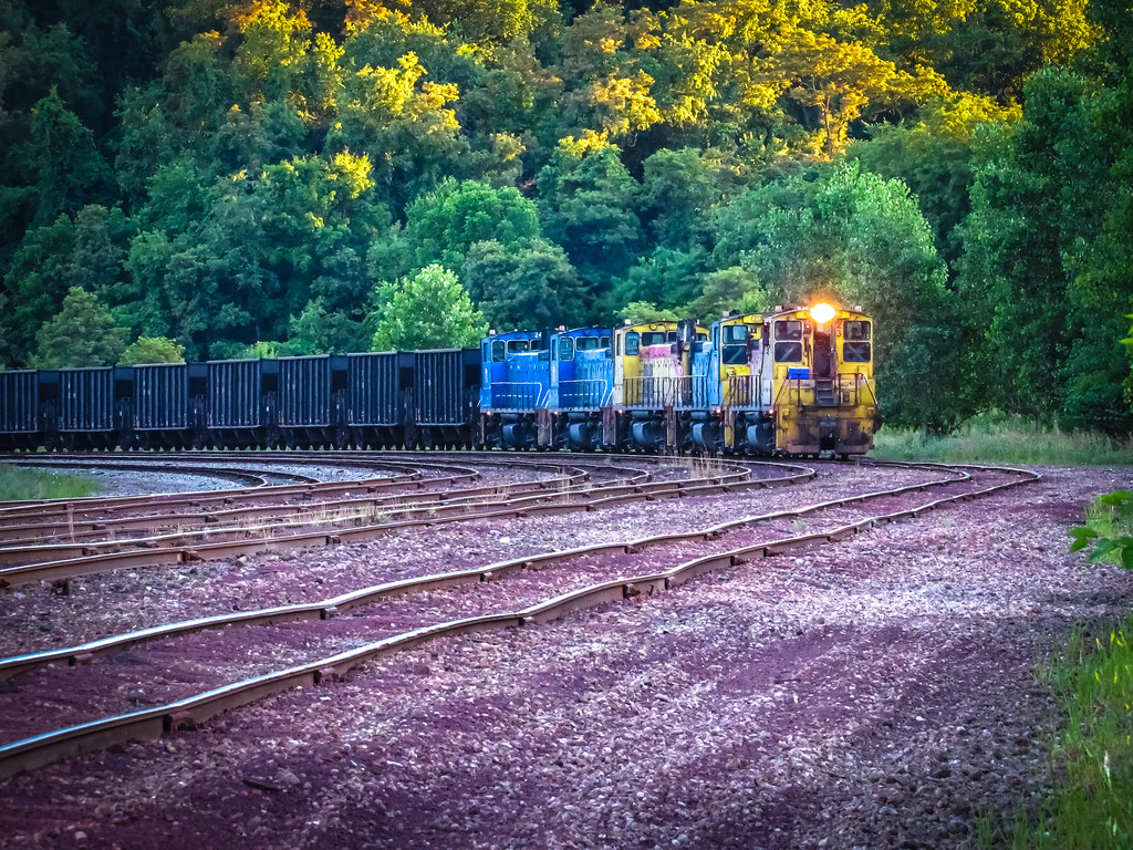 URR 50ET North Bessemer, PA An empty train of Bessemer ho… Flickr