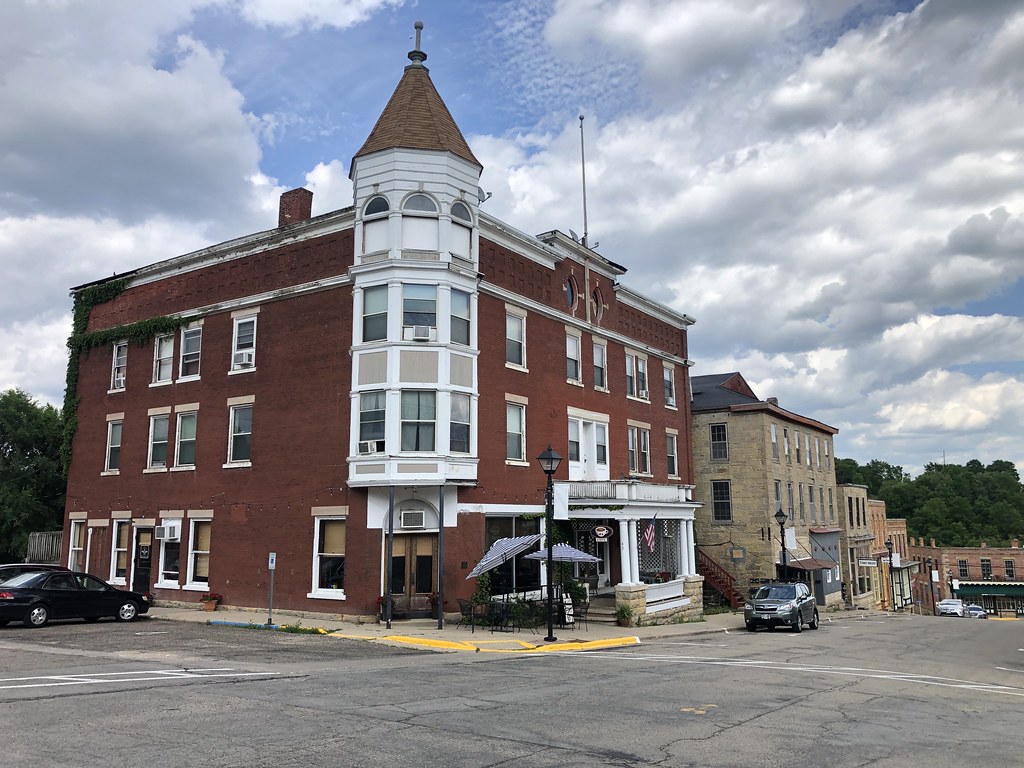 Old inn in Mineral Point, Wisconsin This is 43 High Street… Flickr