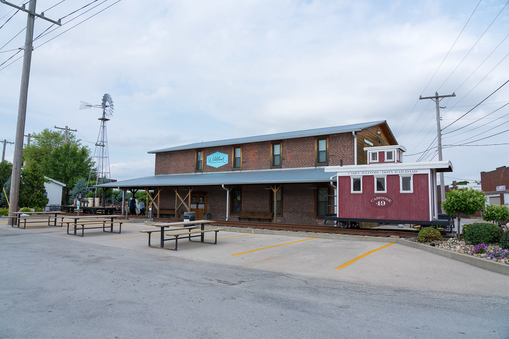 7R313165 Wildflour Bakery & Candy Co. in Casey, IL. (June … Flickr